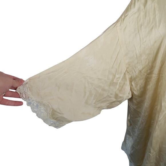 Mary Green Cream Silk Lace Trim Draped Kimono Robe - Picture 5 of 8
